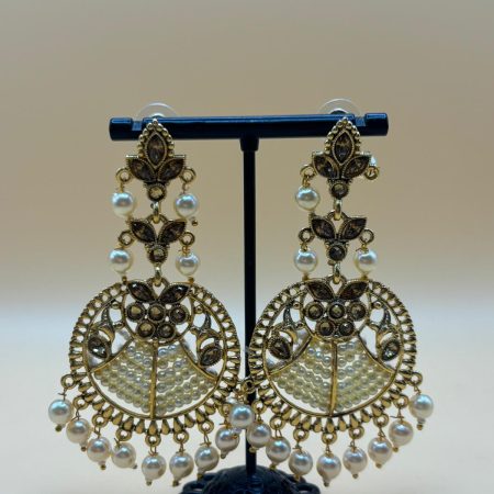 Roshni pearl earrings
